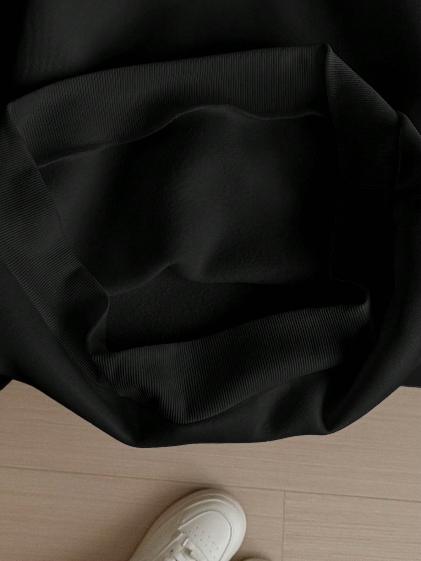 Lässiges Leopard- und Kirschgrafik-Sweatshirt in Schwarz